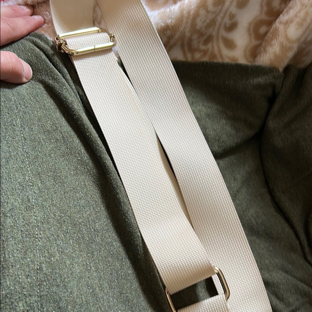 Cream and Orange Crossbody Bag with Floral Design - Picture 4 of 6